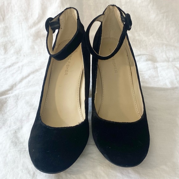 Marc Fisher Ion Ankle Strap Heel Black Velvet - Picture 5 of 15